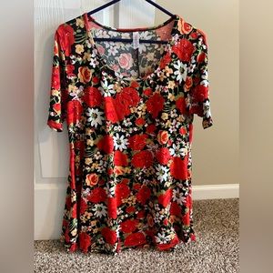 Lularoe womens perfect t top size small.